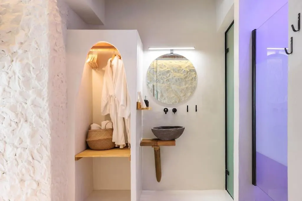 Stylish & Tiny Room-City Center Salonicco 0*,  Grecia